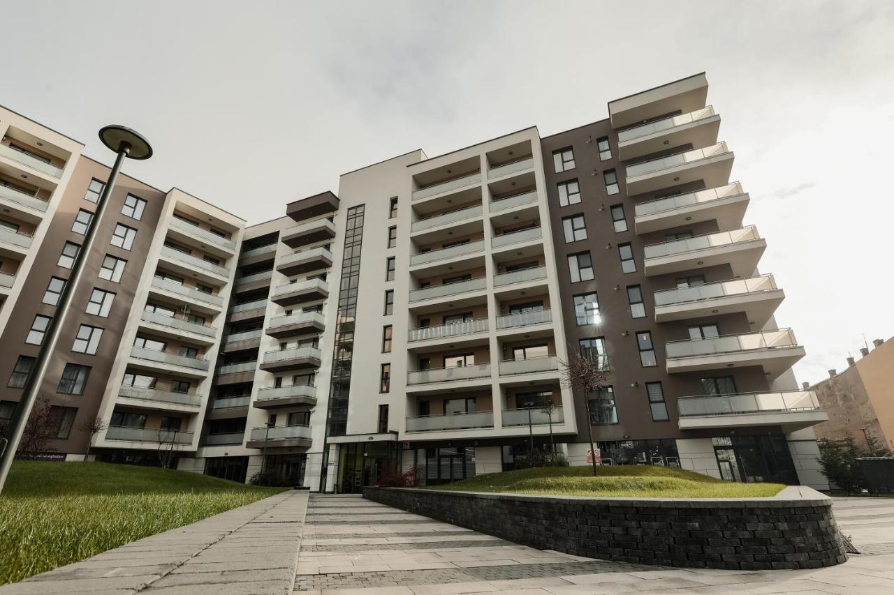Nest Inn Stiletto Apartment Клуж-Напока Екстериор снимка